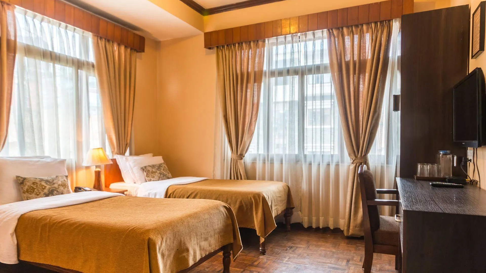 Hotel Excelsior Kathmandu 3*,