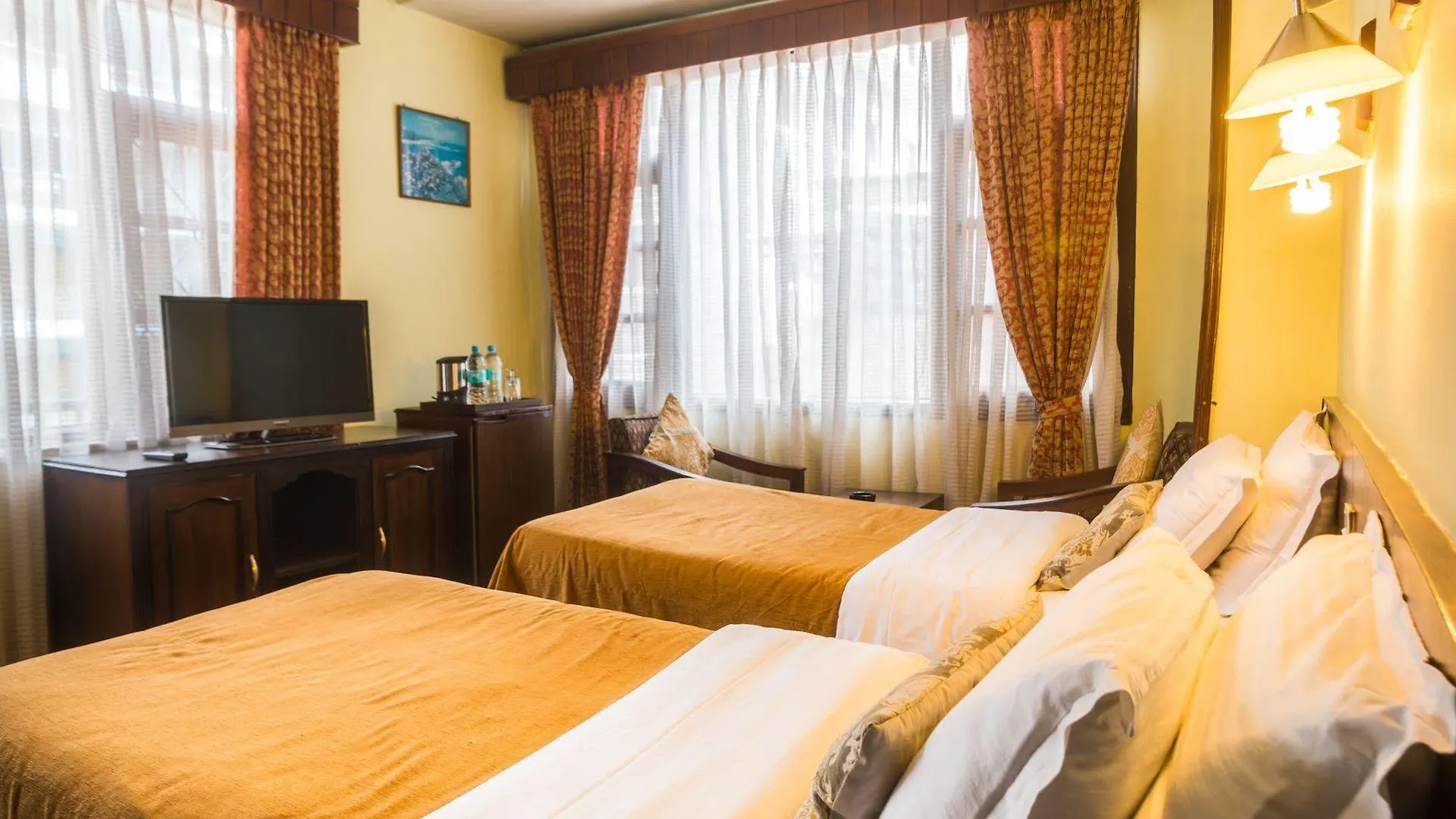 Hotel Excelsior Kathmandu 3*,